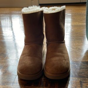 UGG Bailey Bow Size 8 Women’s